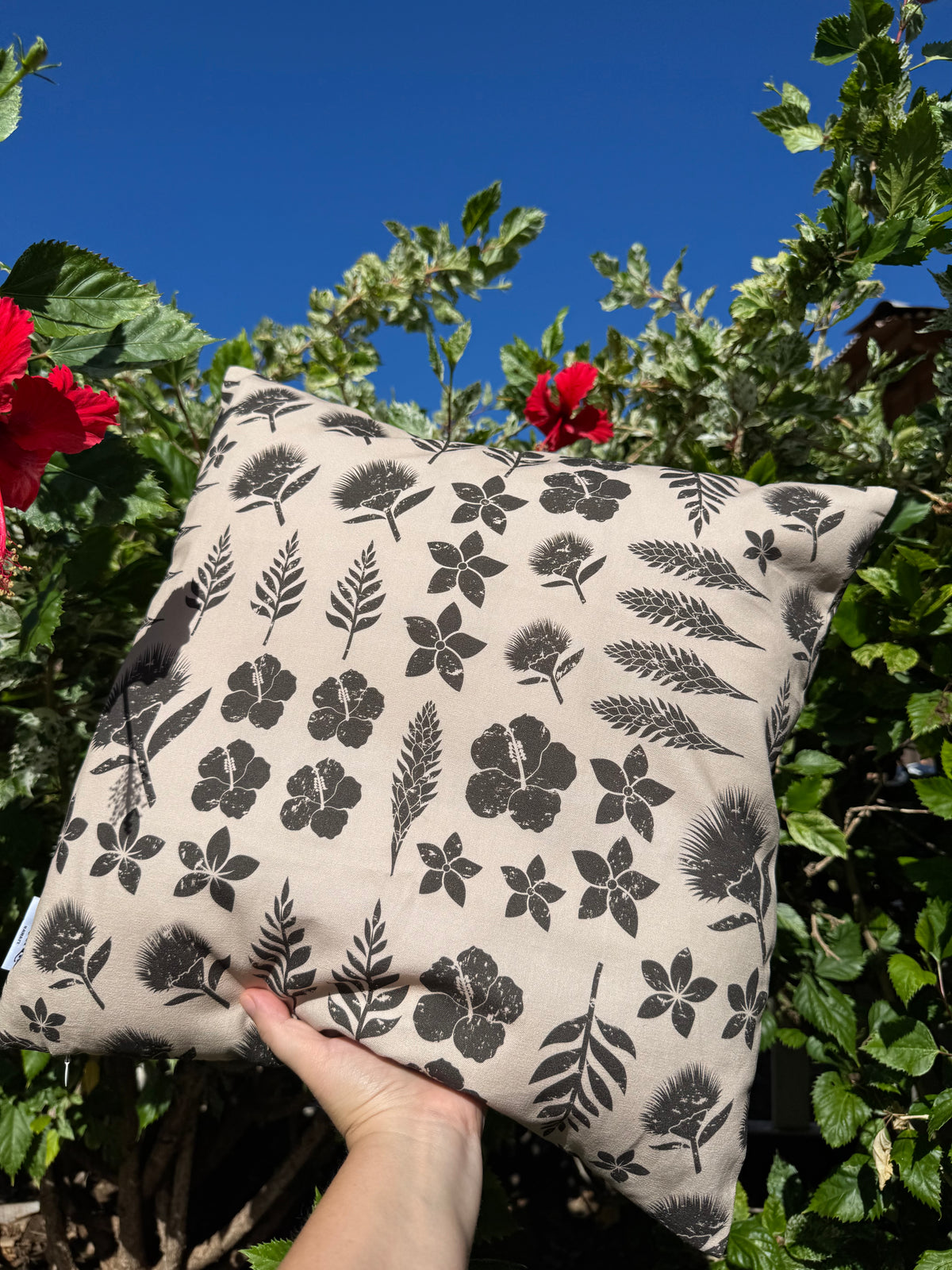 HAWAIʻI FLORAL PILLOWCASE